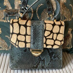 Vittoria Napoli Sassy Italian Crossbody Purse — Chic & Timeless 💃